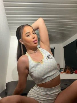 Naomi — 3 / 9