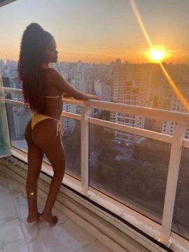Bruna Lins — 4 / 5