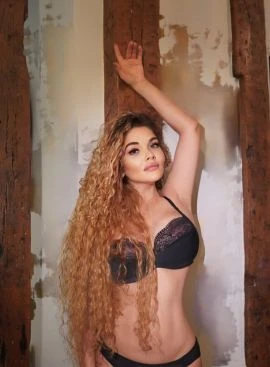 Aline CompletService, Escort, Paris