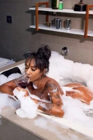 Gaby Alves — 3 / 9