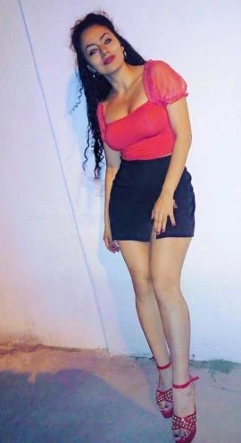 Hot NONI dominatrix — 2 / 9