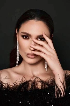 Simona — 2 / 9