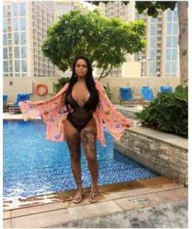 Female Escort — 5 / 7