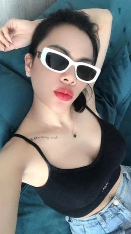 Nhung Rose — 8 / 9
