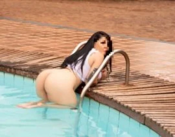 Laura Villar — 3 / 9