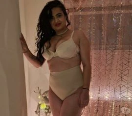 Female Escort — 5 / 6