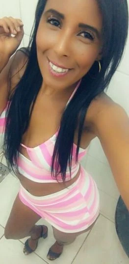 Biah Souza — 4 / 5