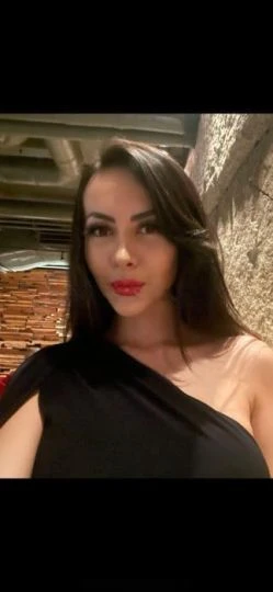 Manuela — 2 / 8