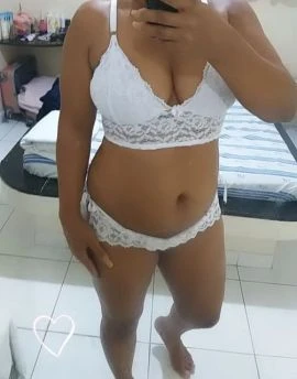 Polyanna Almeida — 6 / 9