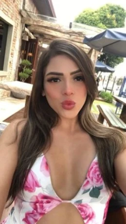 Laura Marques — 7 / 9