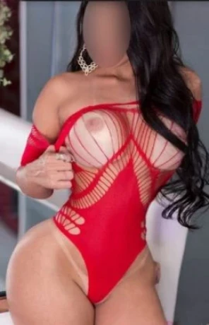 Nifertiti Arafat — 8 / 9