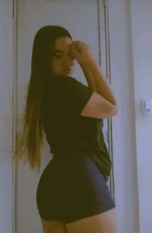 Isabele Oliveira — 1 / 5