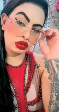 Luana Oliveira — 1 / 4