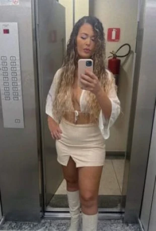 Lavinia Dias — 3 / 4