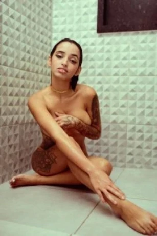 Isabelle Duarte — 2 / 5