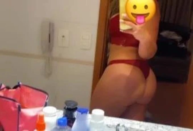 Letícia Souza — 7 / 9