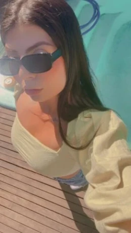 Carla Goulart — 4 / 5