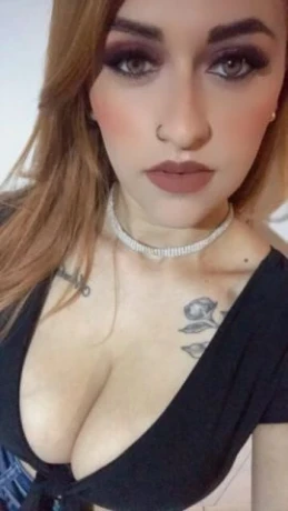 Safira Muniz — 1 / 5