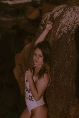 Thaís Machado — 3 / 4
