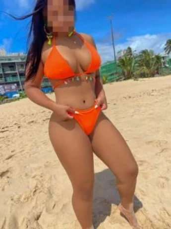 Kelly Almeida — 8 / 9