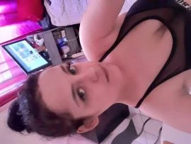 Jolie brune — 8 / 9