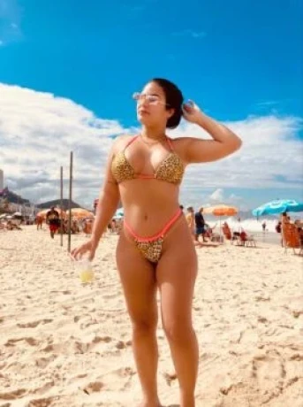 Gabi Monteiro — 1 / 5