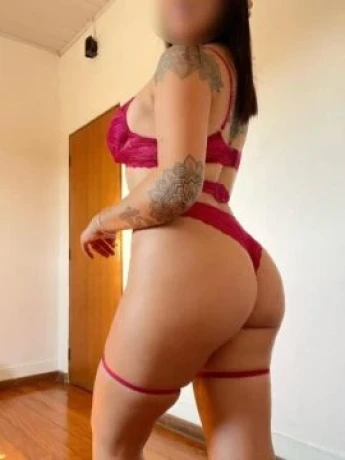 Fernanda Muniz — 1 / 5