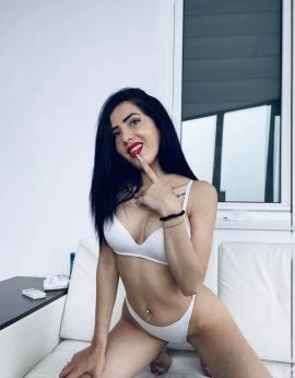 Ella — 8 / 9