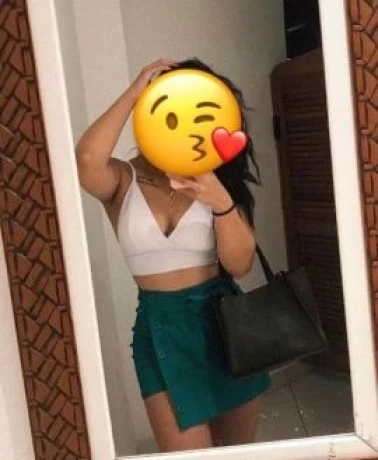 Larissa Prata — 7 / 8