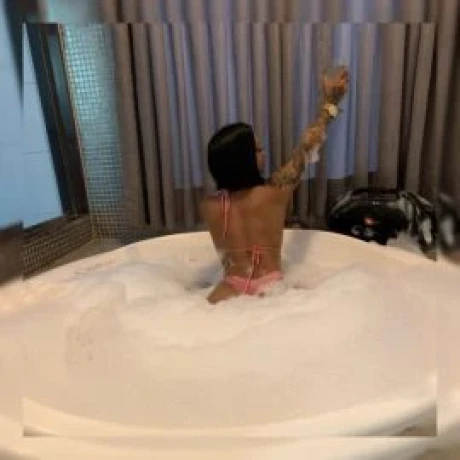 Mell Ferraz — 1 / 4