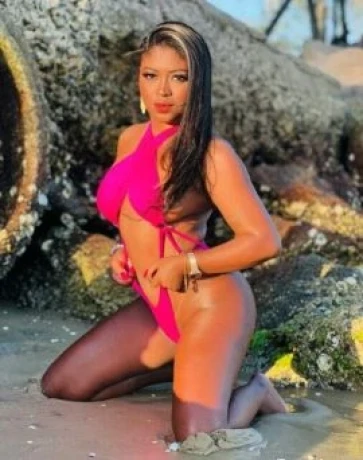 Agatha Bianchi — 8 / 9