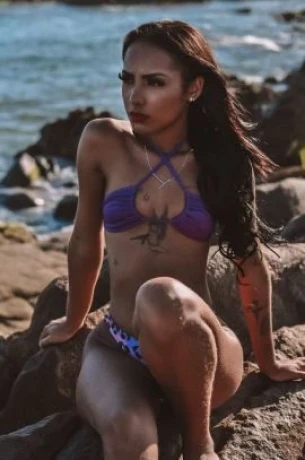 Camila Feroz — 6 / 9