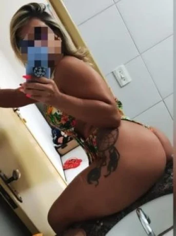 Samya Mello — 2 / 9