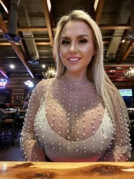 Claramune, Escort, Essen