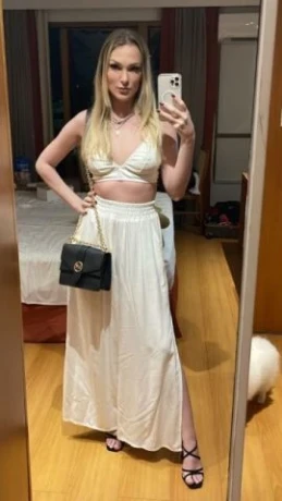 Stefany Rossi — 6 / 9