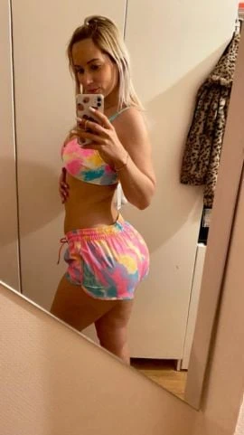 Yasminaa — 3 / 4