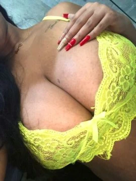 Camila Carvalho — 8 / 9