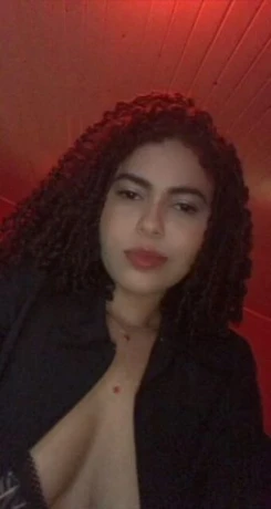 Mary Fernandes — 2 / 5