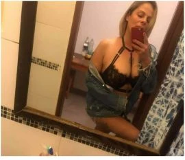 Female Escort — 2 / 4