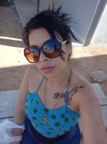 Alyne Brito — 4 / 5