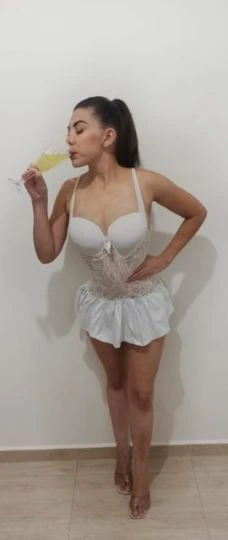 Gaby Nunes — 7 / 8
