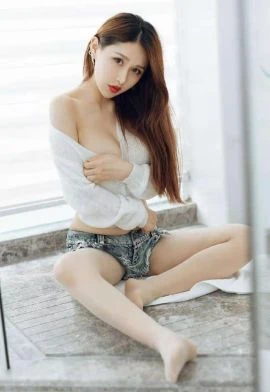 Lily — 2 / 5