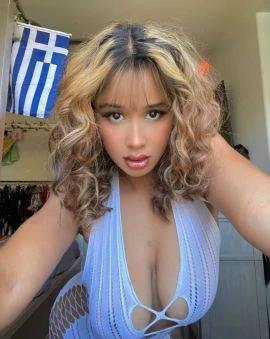 Elena — 4 / 6