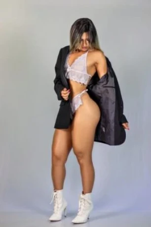 Bruna Lima — 6 / 9