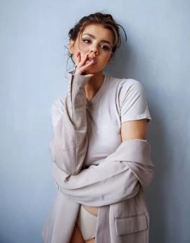 Eleonora — 4 / 7