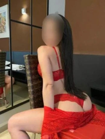 Bianca Castro — 4 / 5