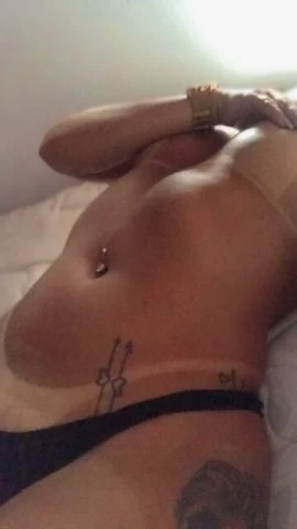 Vanessa Tayna — 3 / 5