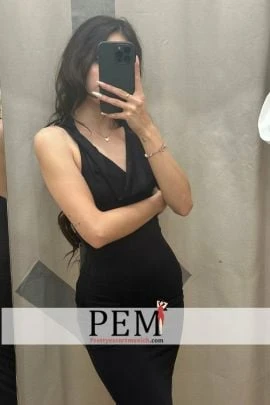 Selena — 7 / 9