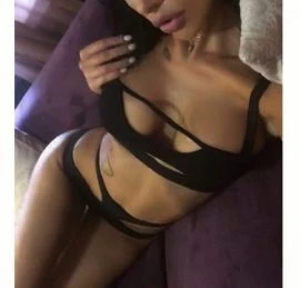 Suzanaa — 8 / 9