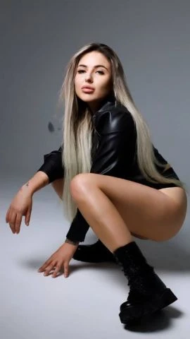 Arina — 2 / 7